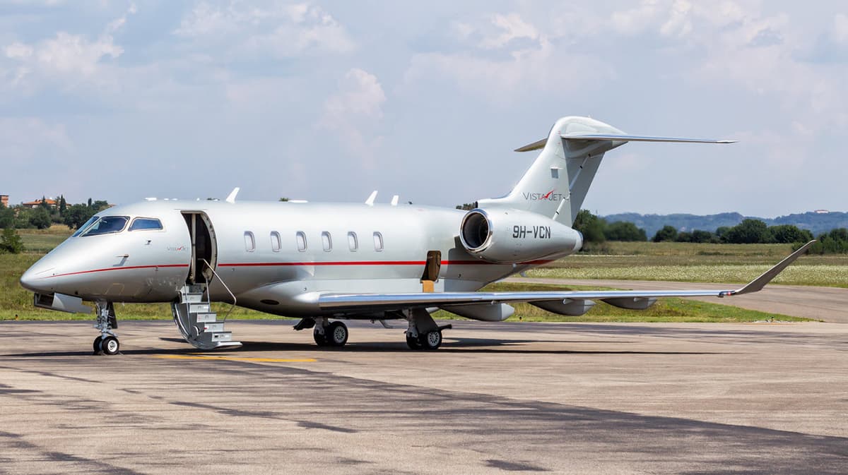 Challenger 350 9H-VCN