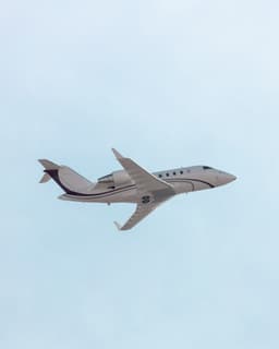 Challenger 604 C-FBKD