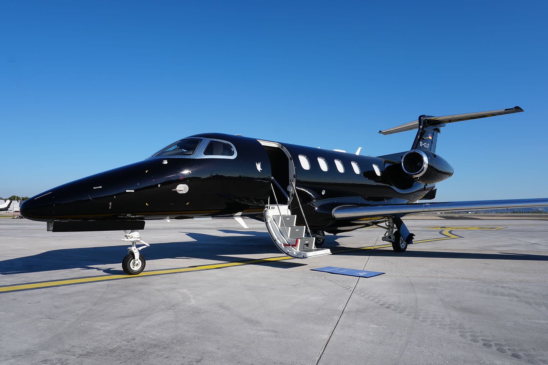 Embraer Phenom 300 D-CLIF