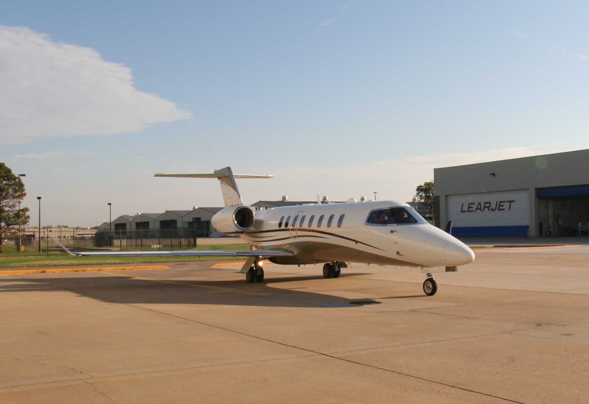 Learjet 75 G-ZNTH