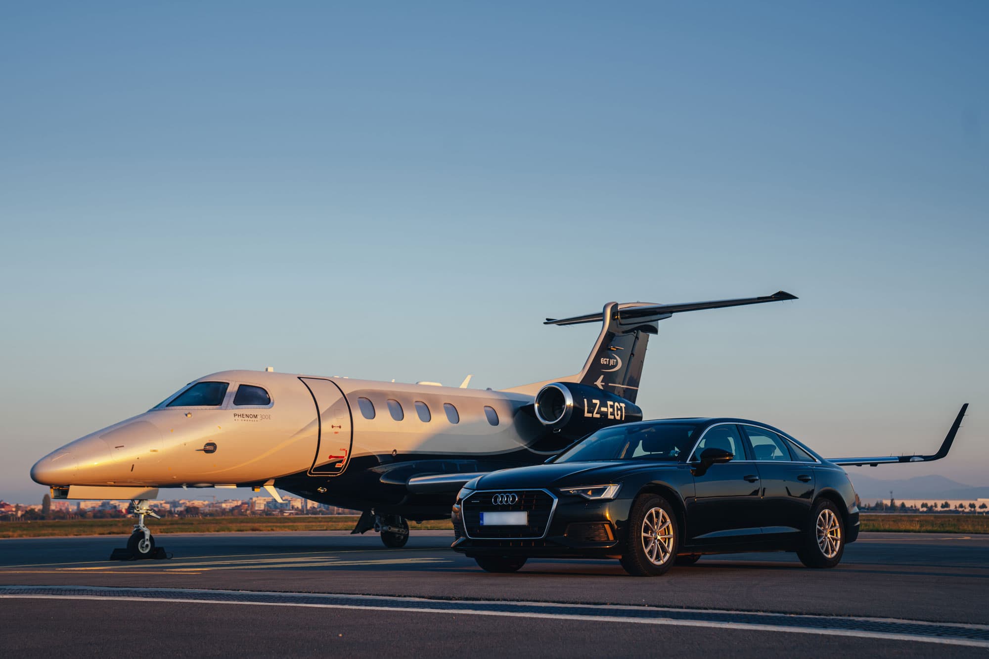 Embraer Phenom 300 LZ-EGT