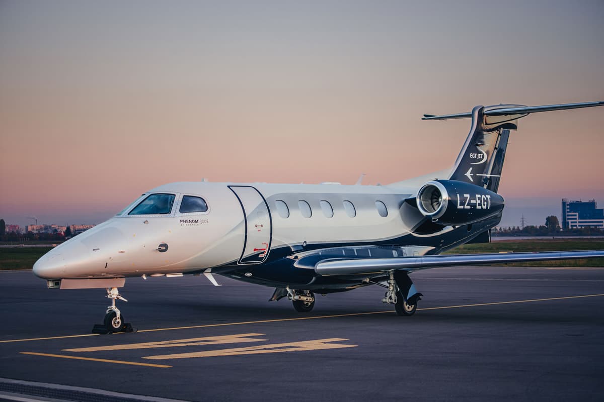 Embraer Phenom 300 LZ-EGT