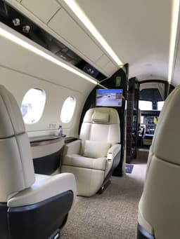 Praetor 500 / Embraer Legacy 450 OO-NEY