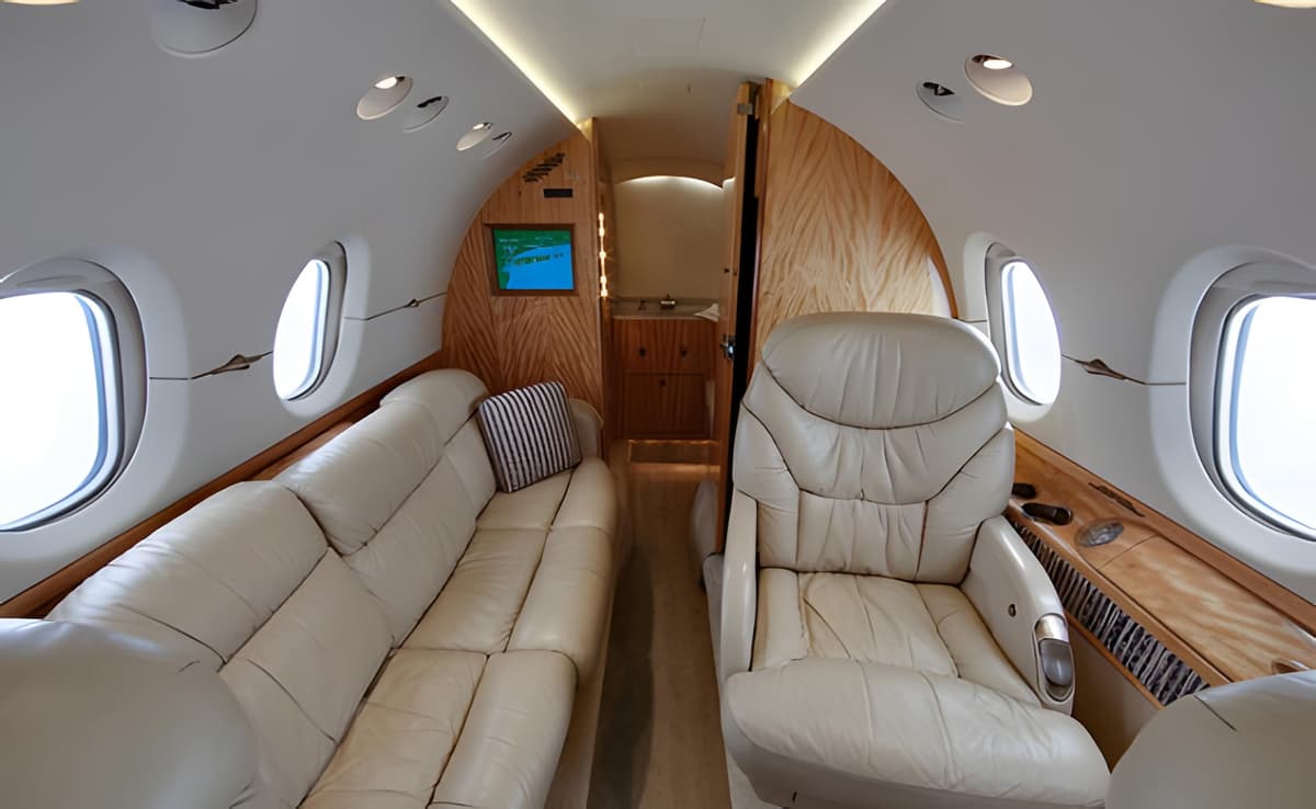 Hawker 800XP SE-RLX