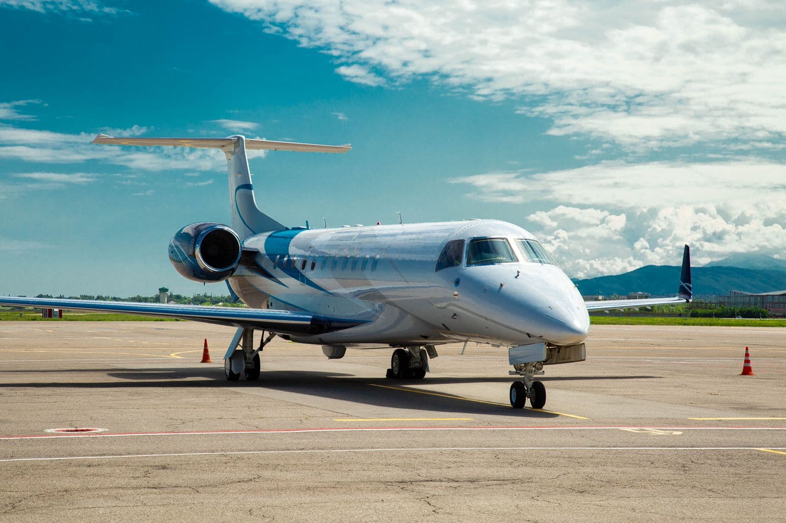 Embraer 135LR UP-EM018