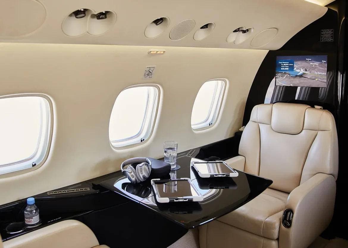 Embraer Legacy 650 UP-EM020