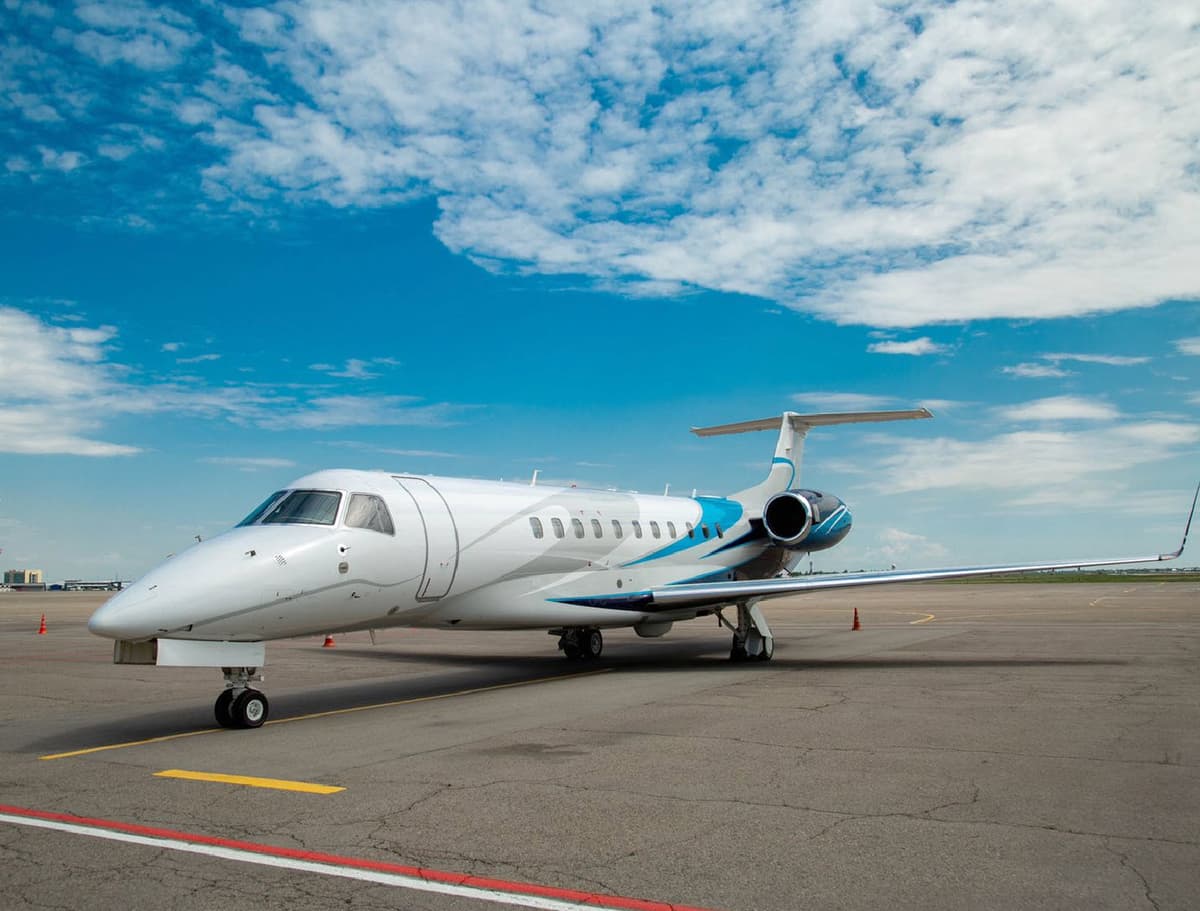 Embraer Legacy 650 UP-EM020