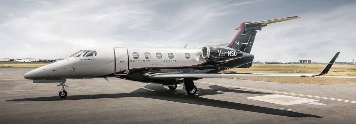 Embraer Phenom 300 VH-NSQ