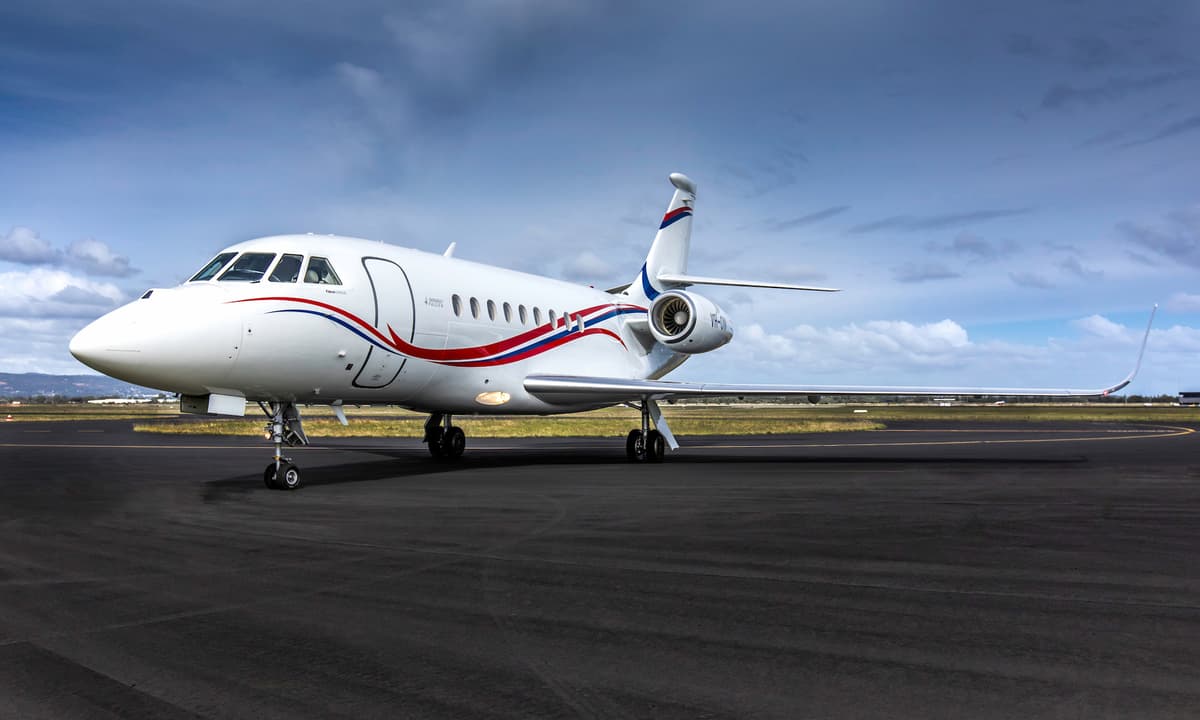 Falcon 2000LXS VH-OIN