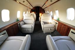 Challenger 300 YR-TRC