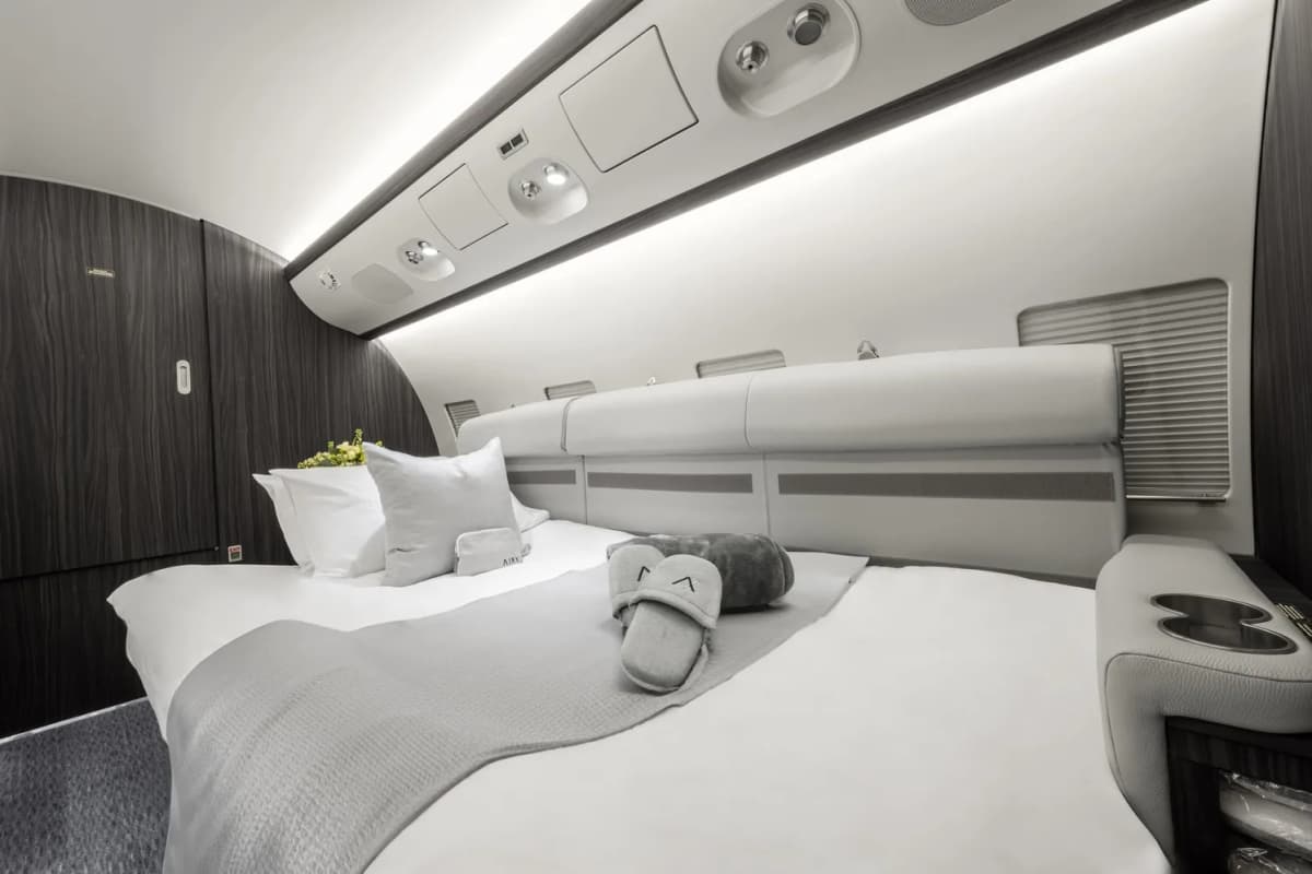 Challenger 850 9H-AMY