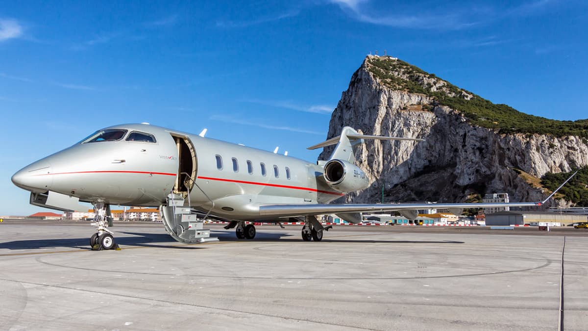 Challenger 350 9H-VCA