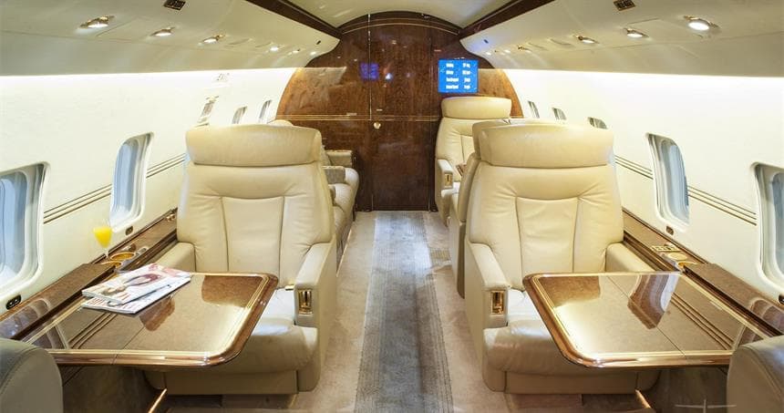 Challenger 604 C-GZPX