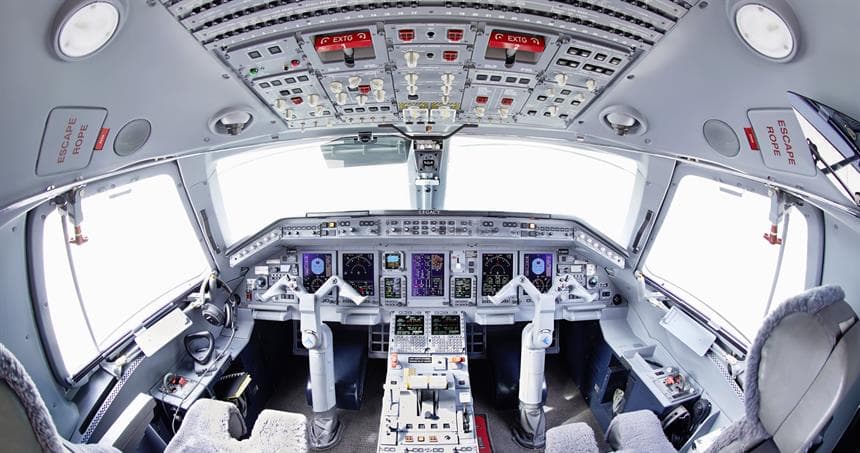 Embraer Legacy 650 D-AHOS