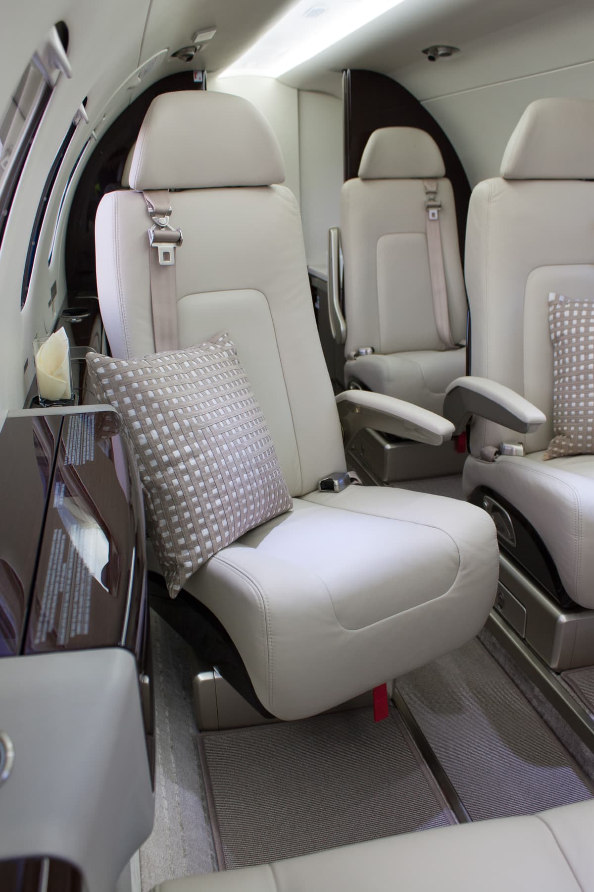 Embraer Phenom 300 D-CTOR