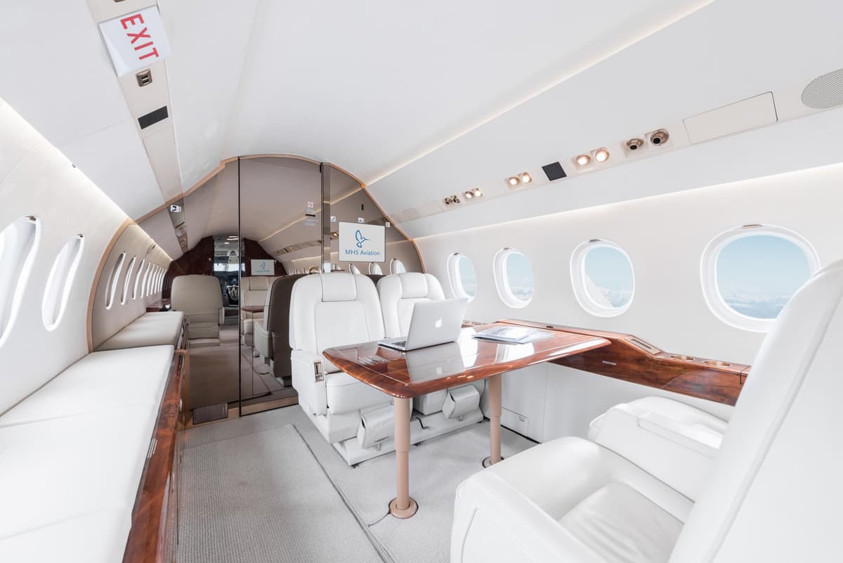 Falcon 2000LX OE-HMR