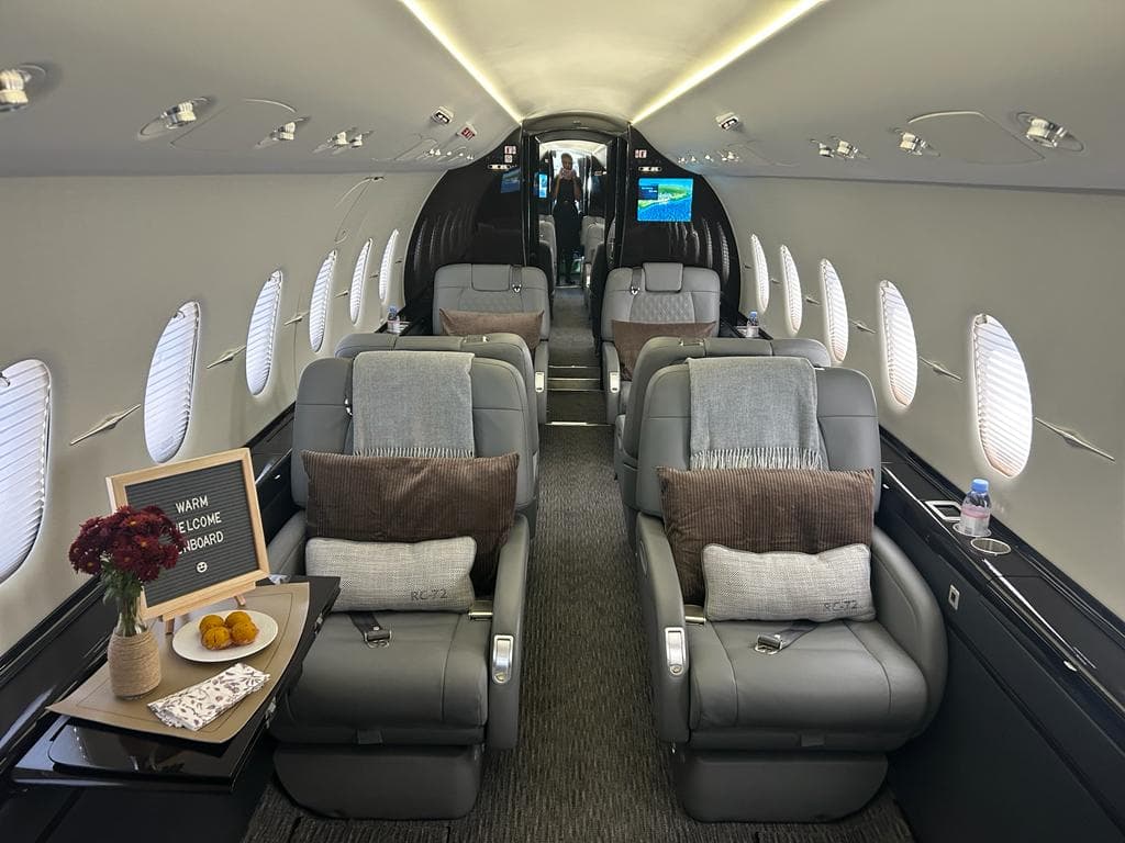 Hawker 4000 T7-TJ184