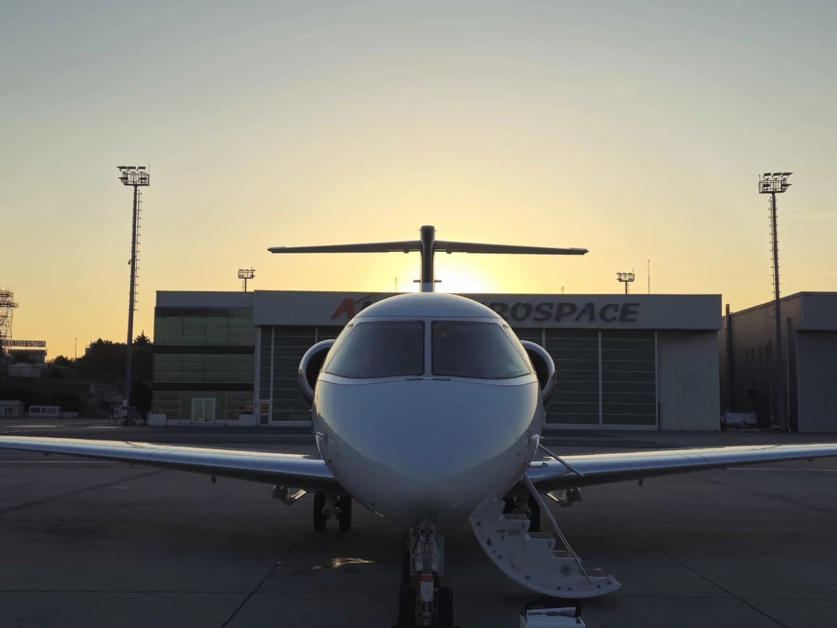 Hawker 4000 T7-TJ184